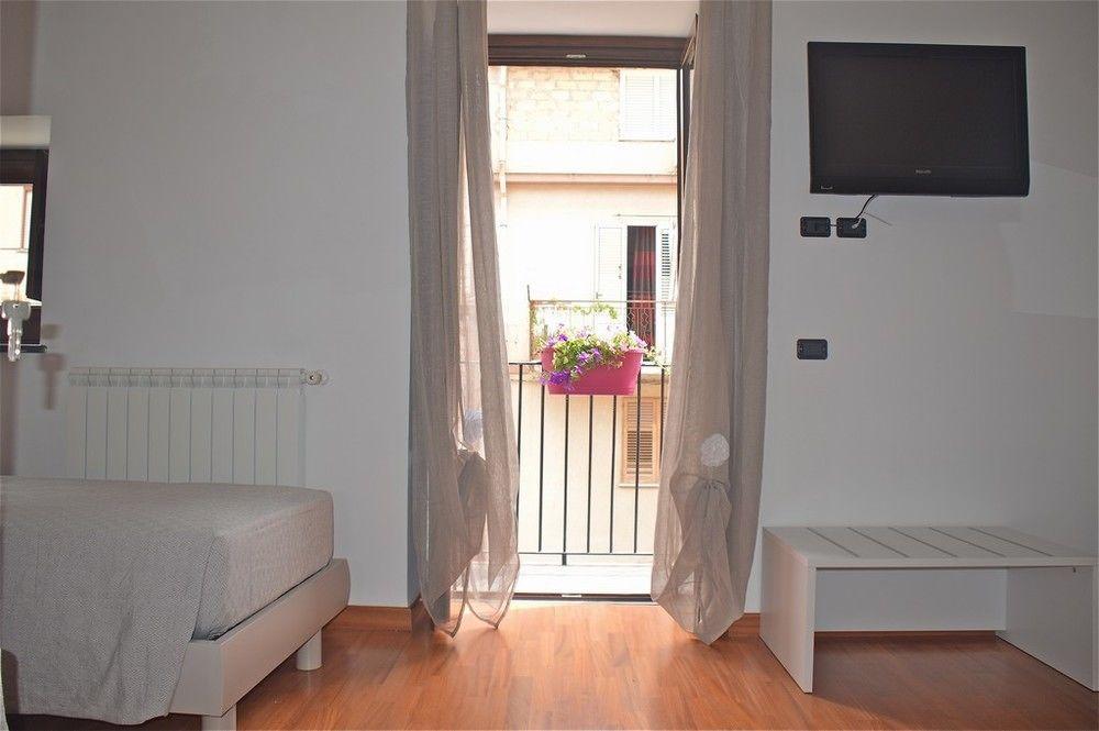 B&B Porta Delle Madonie Campofelice Di Roccella Eksteriør billede
