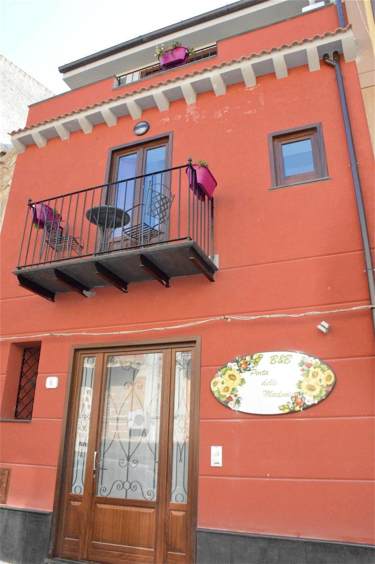 B&B Porta Delle Madonie Campofelice Di Roccella Eksteriør billede