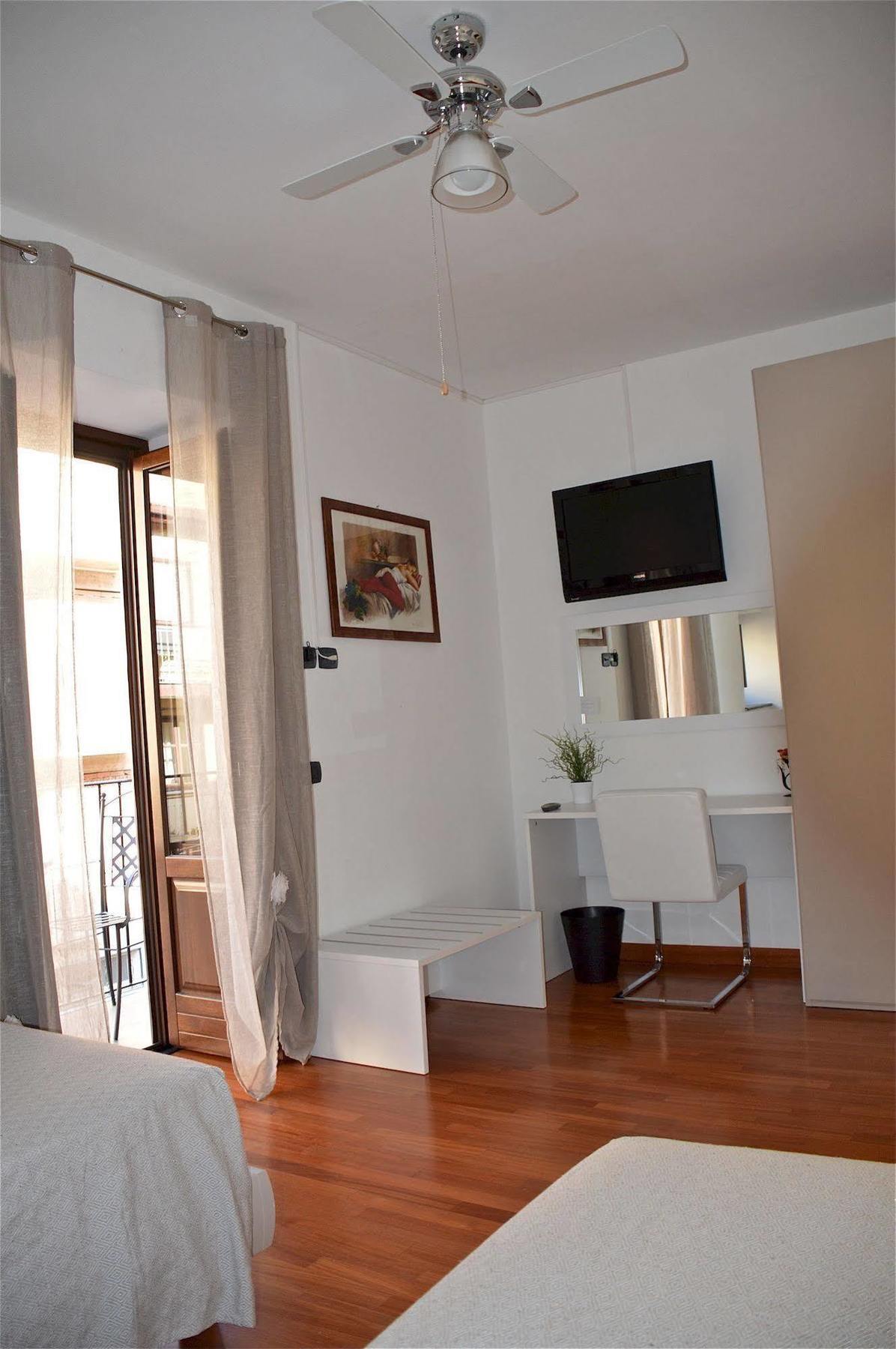 B&B Porta Delle Madonie Campofelice Di Roccella Eksteriør billede